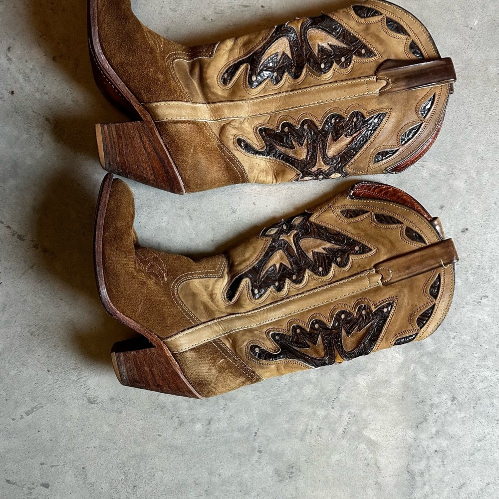 Tan and Brown Western Cowboy Boots